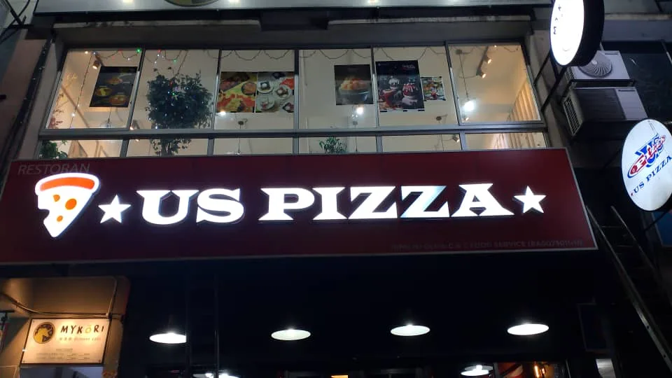 3D box up signboard dengan lampu LED untuk restoran US Pizza di Malaysia