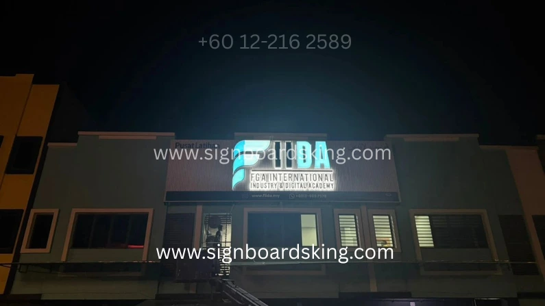 3D Box Up Ceiling Strip Pusat Latihan Fiida dengan reka bentuk moden dan kemasan LED untuk hiasan dalaman pusat latihan profesional