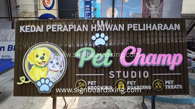 3D Box Up Frontlit Signboard Pet Champ Studio dengan huruf akrilik LED, logo anjing dan kucing serta latar belakang Ceiling Strip.